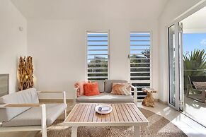 Delfins Beach Resort Bonaire, Tapestry Collection by Hilton