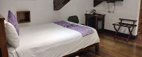 SAFARI LODGE BAGUIO by Log Cabin Hotel