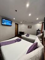 Log Cabin Hotel-Baguio