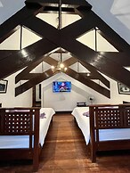 Log Cabin Hotel-Baguio
