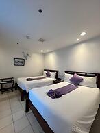 Log Cabin Hotel-Baguio