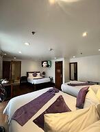 Log Cabin Hotel-Baguio