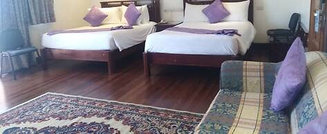 Log Cabin Hotel-Baguio