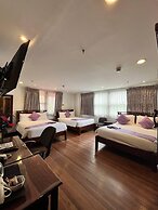 Log Cabin Hotel-Baguio