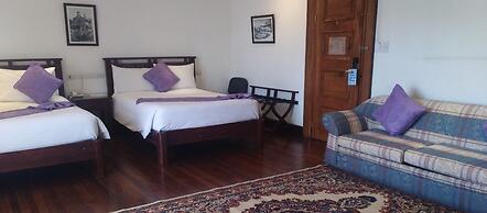 Log Cabin Hotel-Baguio