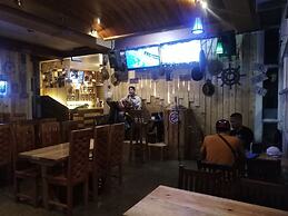 Log Cabin Hotel-Baguio