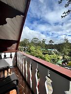 Log Cabin Hotel-Baguio