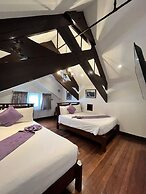 Log Cabin Hotel-Baguio