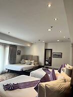 Log Cabin Hotel-Baguio
