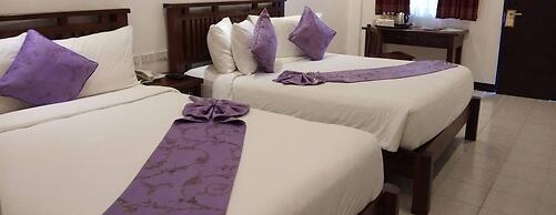 Log Cabin Hotel-Baguio