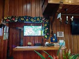 Log Cabin Hotel-Baguio