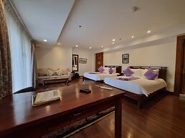 Log Cabin Hotel-Baguio