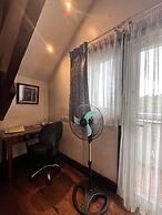 Log Cabin Hotel-Baguio