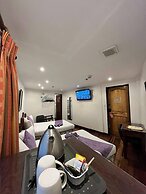 Log Cabin Hotel-Baguio