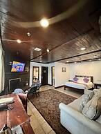 Log Cabin Hotel-Baguio
