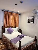 Log Cabin Hotel-Baguio