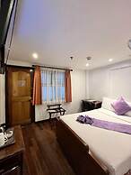 Log Cabin Hotel-Baguio