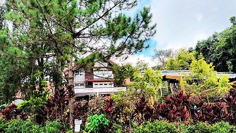Log Cabin Hotel-Baguio