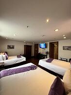 Log Cabin Hotel-Baguio