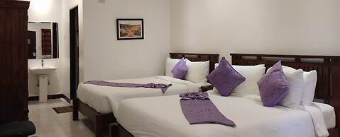 Log Cabin Hotel-Baguio
