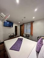 Log Cabin Hotel-Baguio