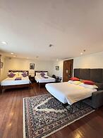 Log Cabin Hotel-Baguio