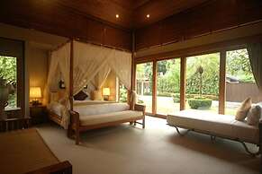 Samara Luxury Beachfront Villa