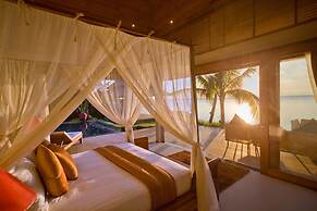 Samara Luxury Beachfront Villa
