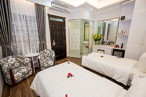 Little Hanoi Deluxe Hotel