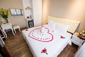 Little Hanoi Deluxe Hotel