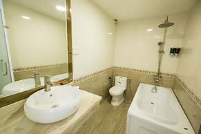 Little Hanoi Deluxe Hotel