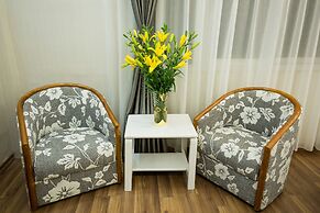 Little Hanoi Deluxe Hotel