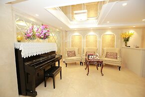 Little Hanoi Deluxe Hotel