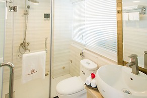 Little Hanoi Deluxe Hotel