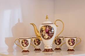 Little Hanoi Deluxe Hotel