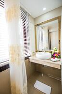 Little Hanoi Deluxe Hotel