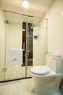 Little Hanoi Deluxe Hotel