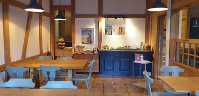 The Aarburg Hotel & Café