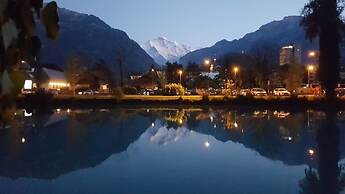 The Aarburg Hotel & Café