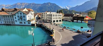 The Aarburg Hotel & Café