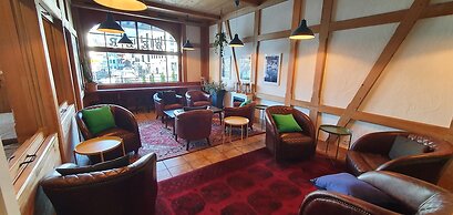 The Aarburg Hotel & Café