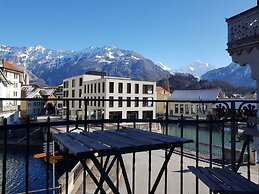 The Aarburg Hotel & Café