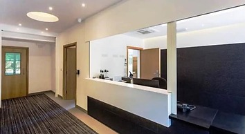 Pelican London Hotel and Residence