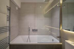 Pelican London Hotel and Residence