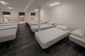 OYO The Red Lion Hotel