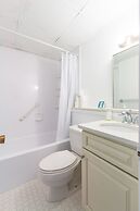 Harvard Square Apartments by Next Star