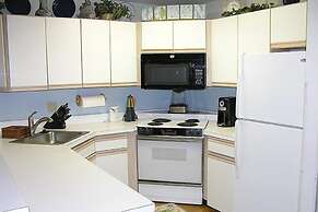 Harbour Club B16 2 Bedroom Condo by RedAwning