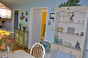 Harbour Club B16 2 Bedroom Condo by RedAwning