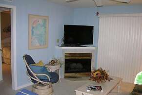 Harbour Club B16 2 Bedroom Condo by RedAwning