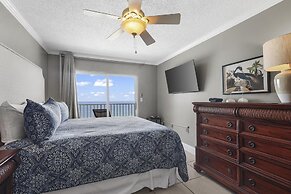 Ocean House 1903 2 Bedroom Condo by RedAwning